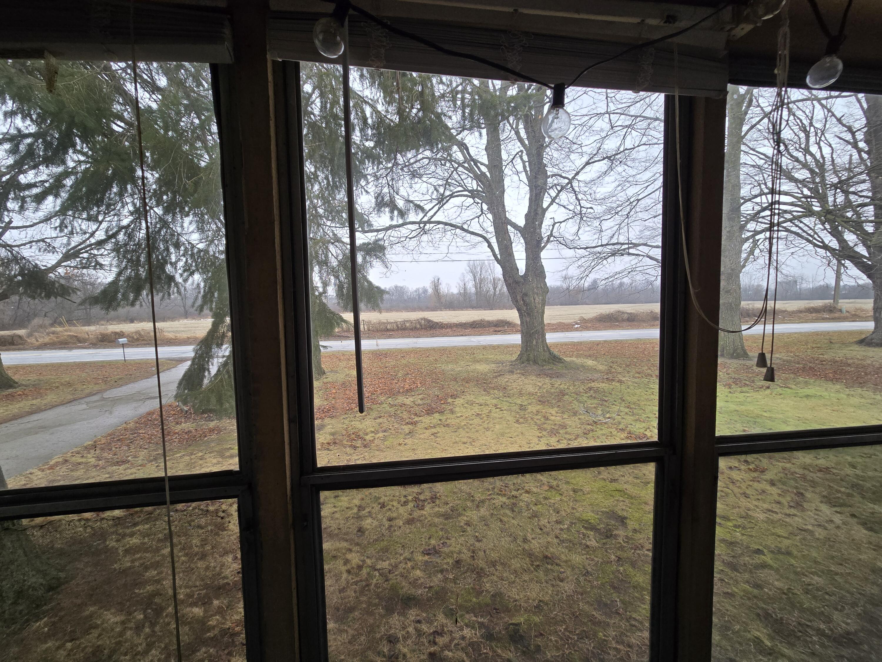 8662 South Stoney Lake Road Jackson, MI 49201 - Photo 43 of 59 Porch View