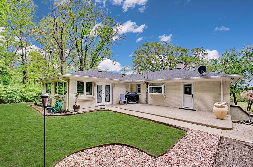 2223 West Stop 11 Road Indianapolis, IN 46217 - Photo 2 of 43 Gallery Image 2
