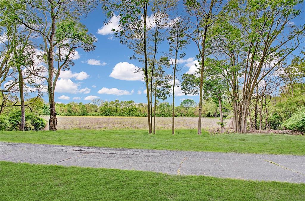 2223 West Stop 11 Road Indianapolis, IN 46217 - Photo 3 of 43 Gallery Image 3