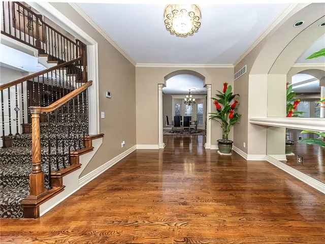 $675,000 | 916 Southwest 33rd Street, Lee's Summit, MO 64082