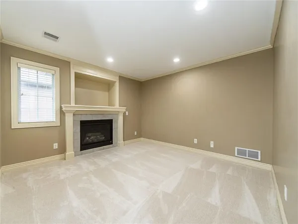 $615,000 | 916 Southwest 33rd Street, Lee's Summit, MO 64082