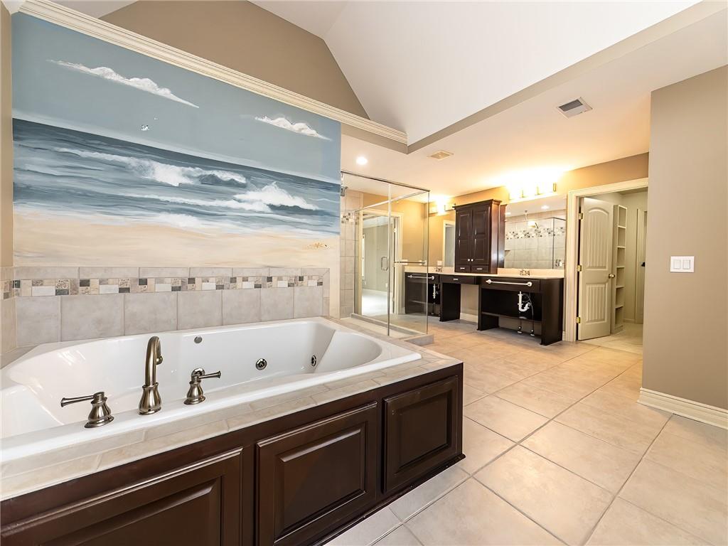 916 Southwest 33rd Street Lee's Summit, MO 64082 - Photo 20 of 38