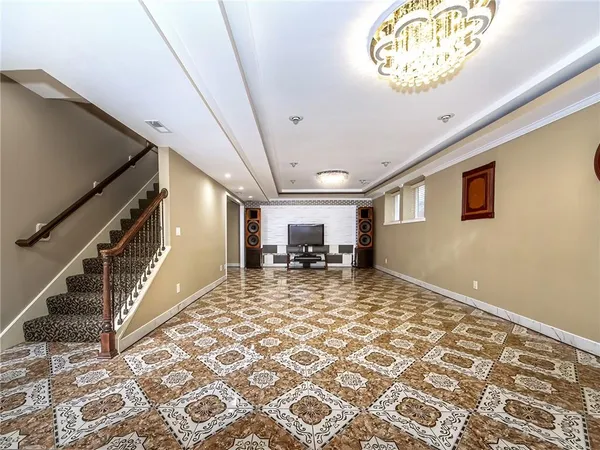 $615,000 | 916 Southwest 33rd Street, Lee's Summit, MO 64082