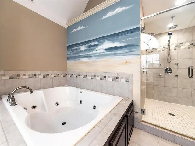 $675,000 | 916 Southwest 33rd Street, Lee's Summit, MO 64082