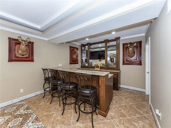 $615,000 | 916 Southwest 33rd Street, Lee's Summit, MO 64082