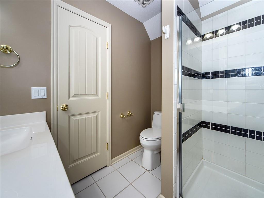 916 Southwest 33rd Street Lee's Summit, MO 64082 - Photo 28 of 38