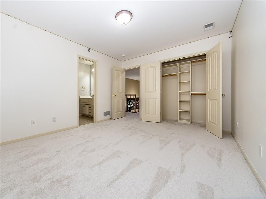 916 Southwest 33rd Street Lee's Summit, MO 64082 - Photo 29 of 38