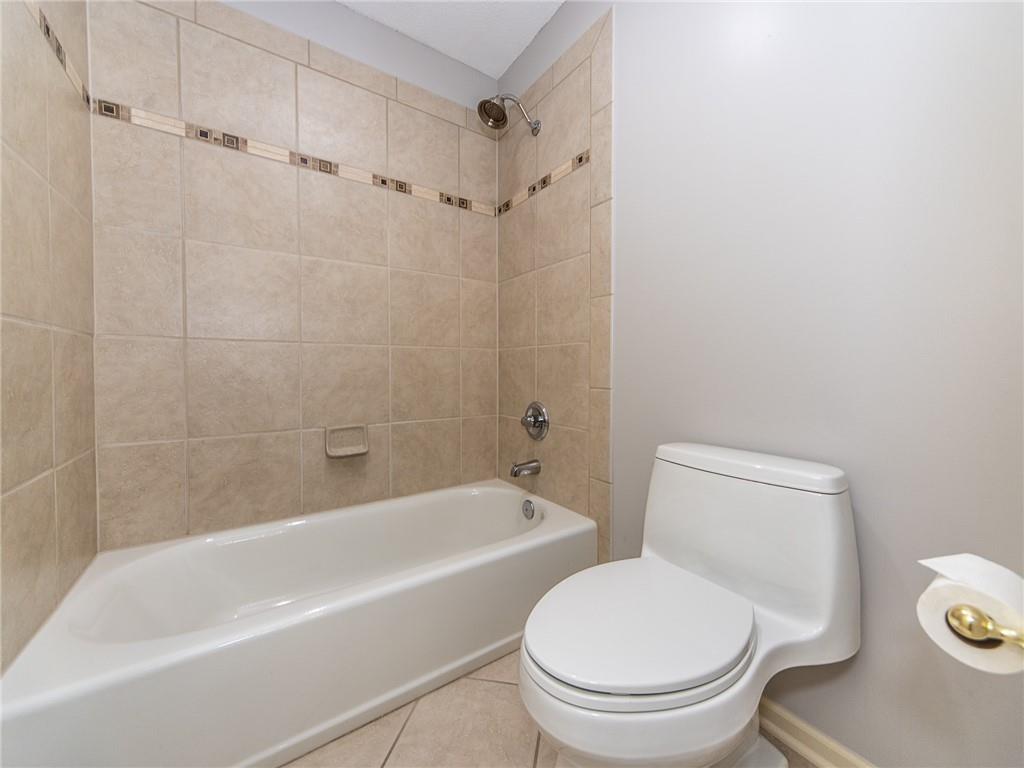 916 Southwest 33rd Street Lee's Summit, MO 64082 - Photo 30 of 38