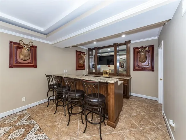 $675,000 | 916 Southwest 33rd Street, Lee's Summit, MO 64082