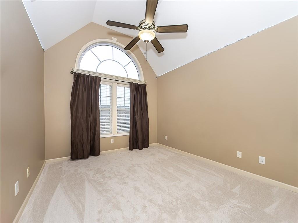 916 Southwest 33rd Street Lee's Summit, MO 64082 - Photo 32 of 38