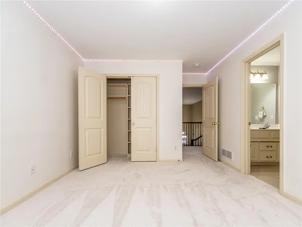 $615,000 | 916 Southwest 33rd Street, Lee's Summit, MO 64082