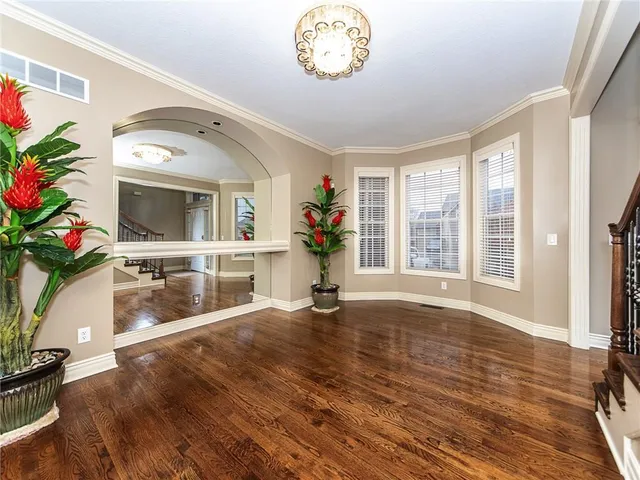 $675,000 | 916 Southwest 33rd Street, Lee's Summit, MO 64082