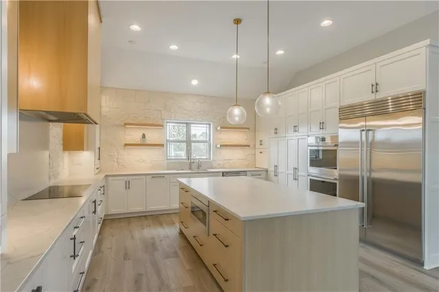 $899,000 | 4215 Greystone Drive, St. Joseph, MO 64505