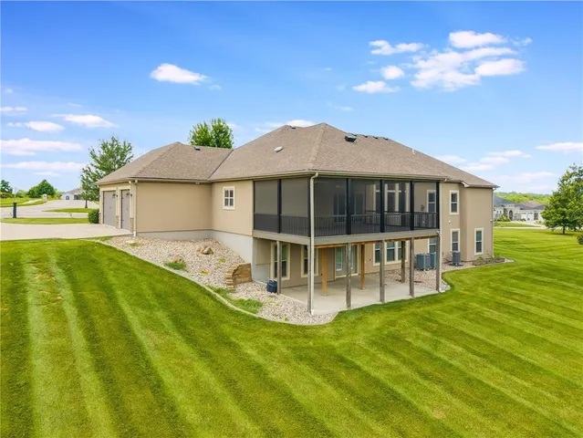 $899,000 | 4215 Greystone Drive, St. Joseph, MO 64505