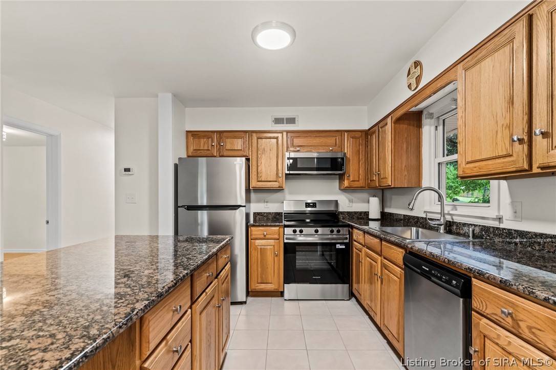 330 State Street Madison, IN 47250 - Photo 10 of 19