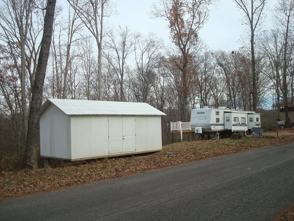1950 Clayton Road Dandridge, TN 37725 - Photo 8 of 25 Gallery Image 8