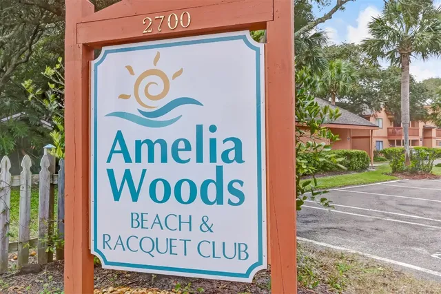 a sign broad on the side of a building