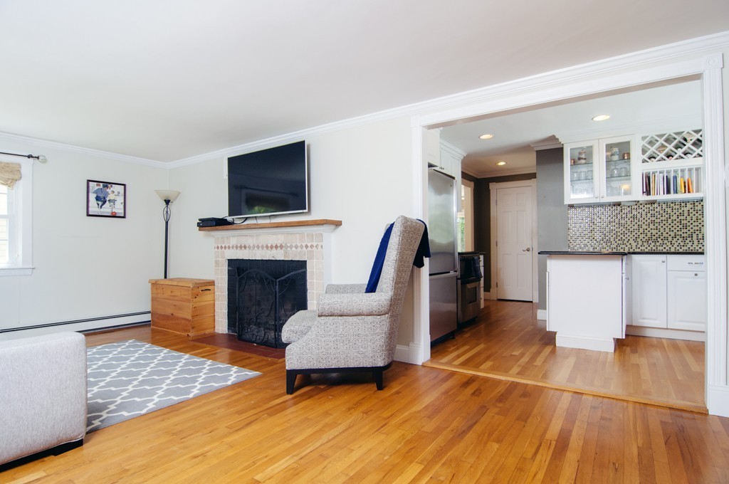 18 Kent Road Weymouth, MA 02190 - Photo 4 of 17