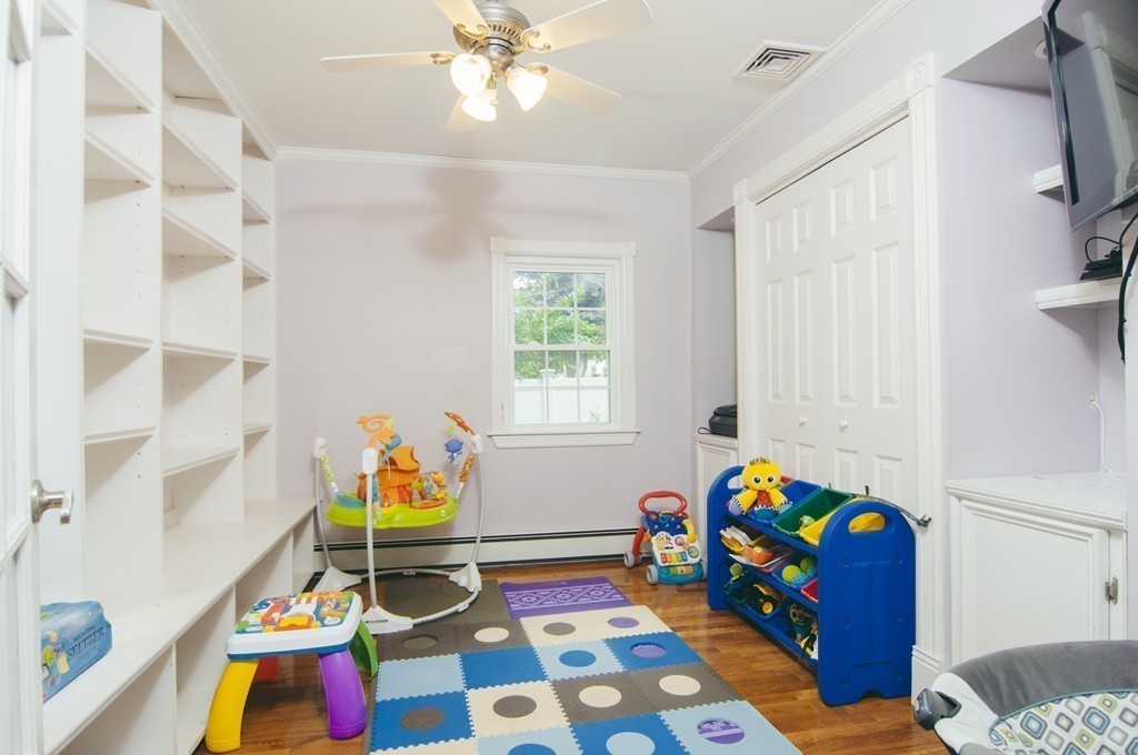 18 Kent Road Weymouth, MA 02190 - Photo 9 of 17