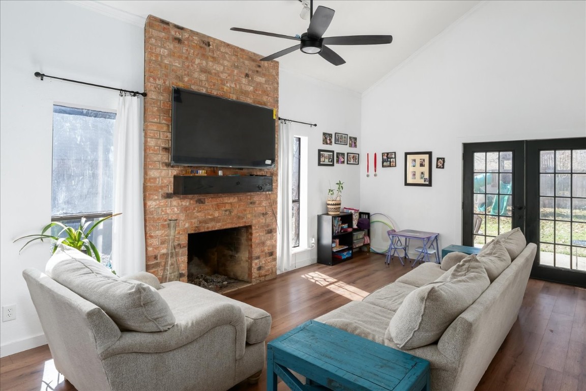 422 Connolly Circle Lockhart, TX 78644 - Photo 3 of 35