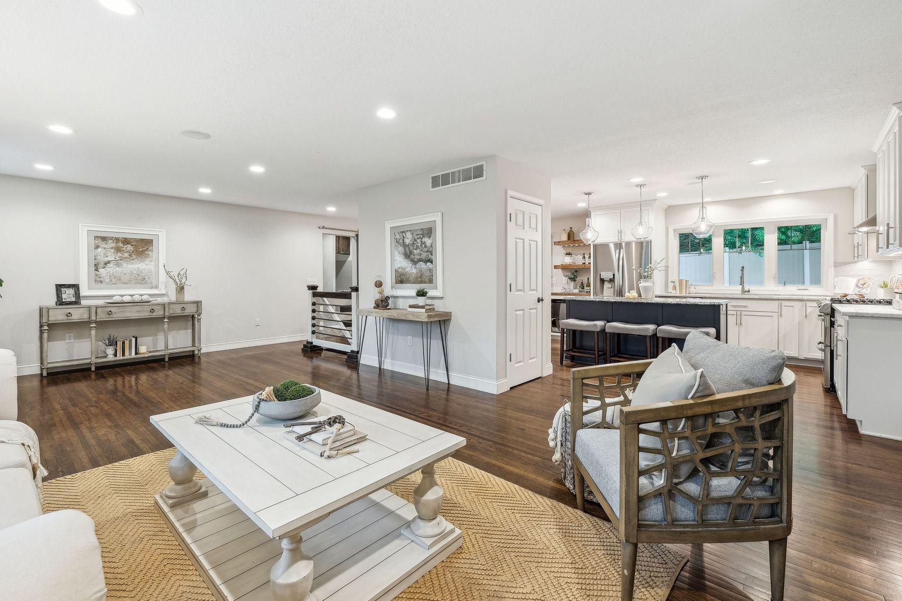 5078 Vine Hill Road Deephaven, MN 55331 - Photo 4 of 25