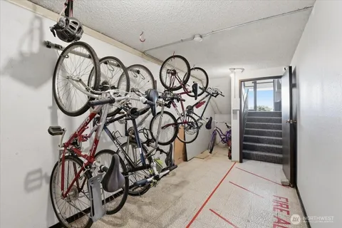 $350,000 | 2552 14th Avenue West, Unit 203, Seattle, WA 98119