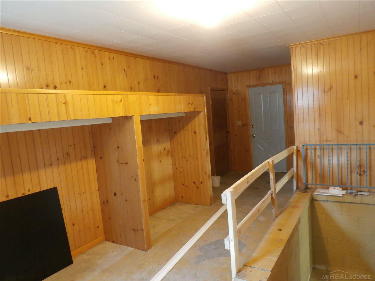 4058 Calkins Road Flint, MI 48532 - Photo 28 of 30 31235335-27.JPG