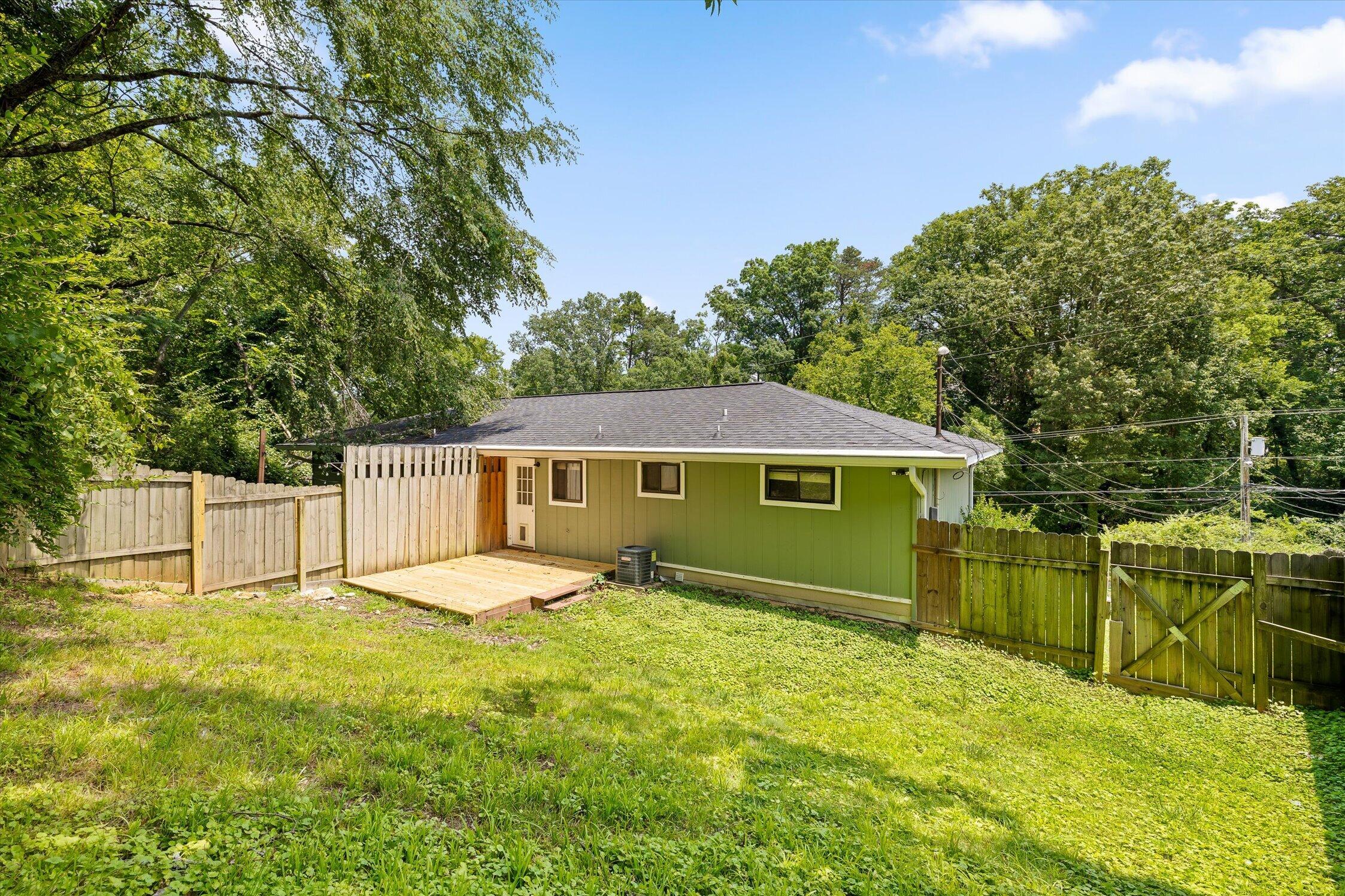 1703 Whiteoak Road Chattanooga, TN 37415 - Photo 12 of 54 09-1703 Whiteoak-32