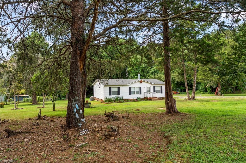 1024 North Ridge Road Yadkinville, NC 27055 - Photo 3 of 30 Gallery Image 3