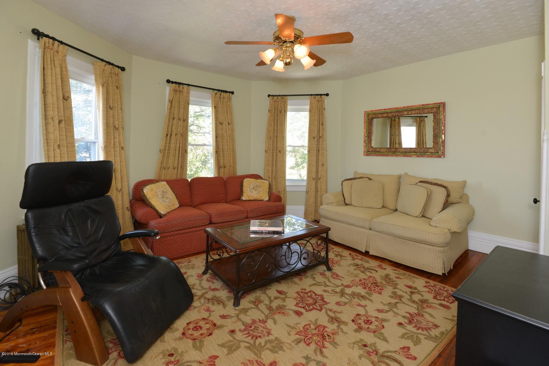 35 Rumson Road Rumson, NJ 07760 - Photo 21 of 49 Second floor family room