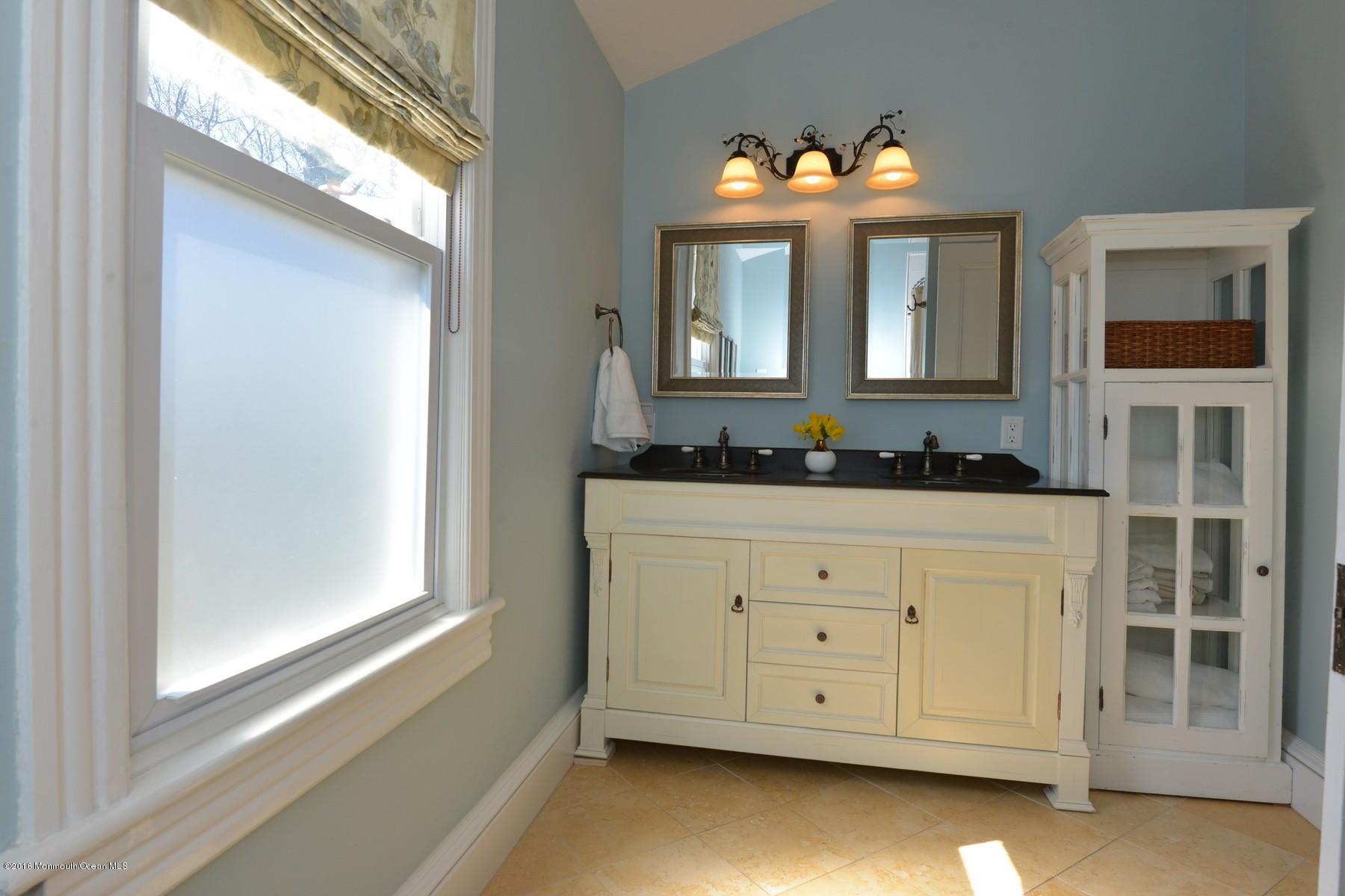 35 Rumson Road Rumson, NJ 07760 - Photo 24 of 49 Master Bathroom
