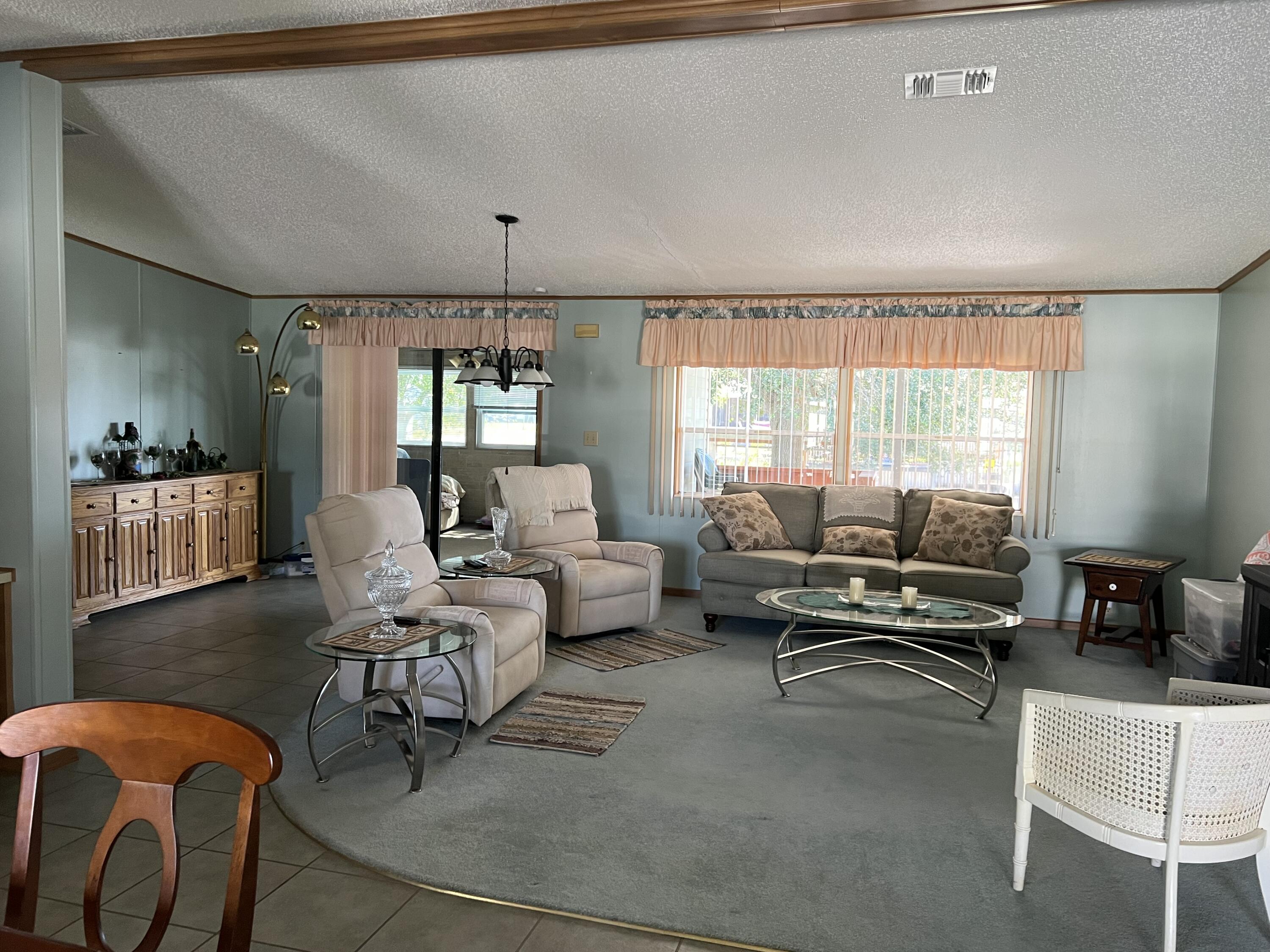 1017 Jordan Loop Okeechobee, FL 34974 - Photo 21 of 28 IMG-6651