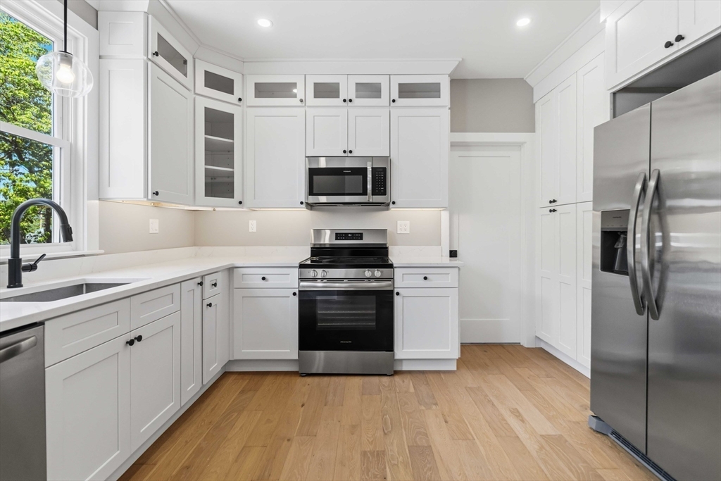 16 Hillside Street, Unit 2 Maynard, MA 01754 - Photo 8 of 22