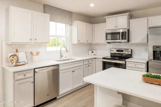 $329,990 | 4073 Farmfield Drive, Leland, NC 28451