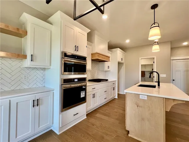 $551,400 | 1909 Longview Drive, Liberty, MO 64068