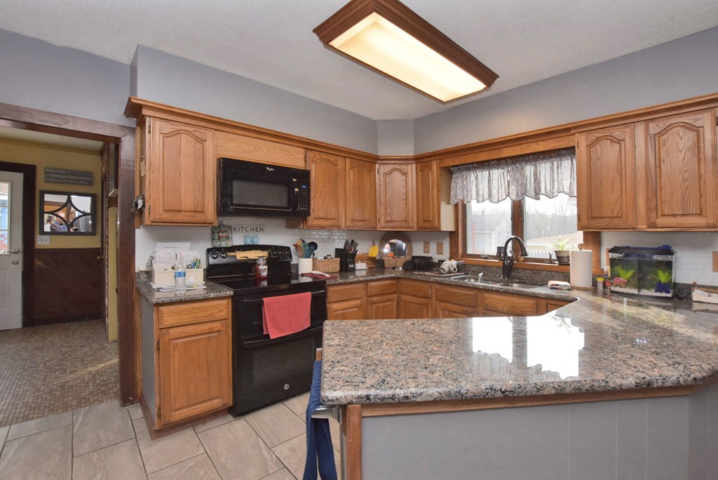 17 Cooper Hill Road Burrillville, RI 02839 - Photo 8 of 16 Gallery Image 8