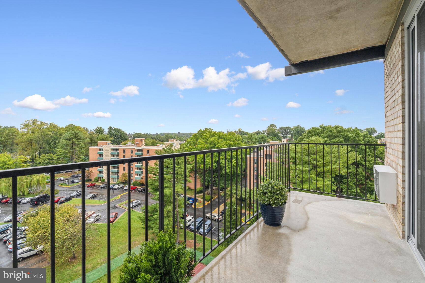 3245 Rio Drive, Unit 915 Falls Church, VA 22041 - Photo 4 of 31 a view of a balcony with lake view