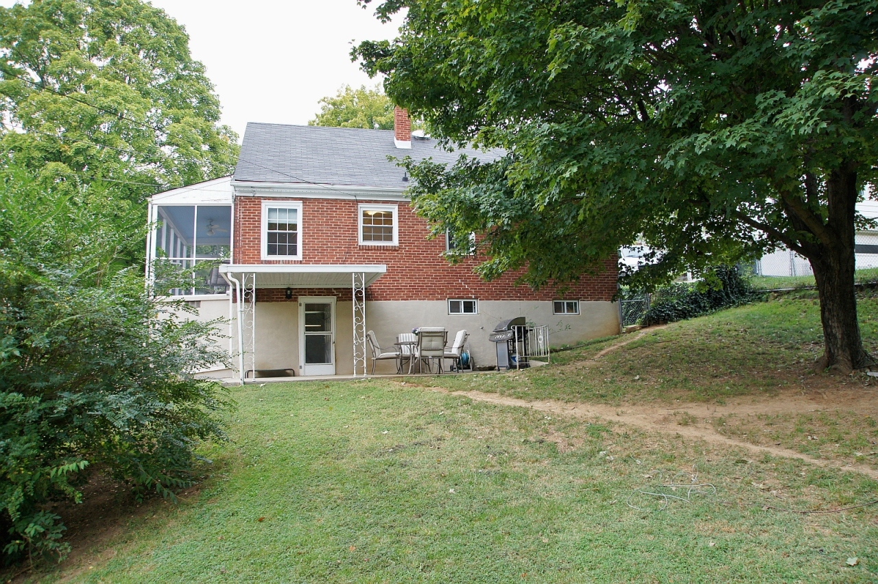 1922 Langdon Road Southwest Roanoke, VA 24015 - Photo 36 of 37 dsc04118