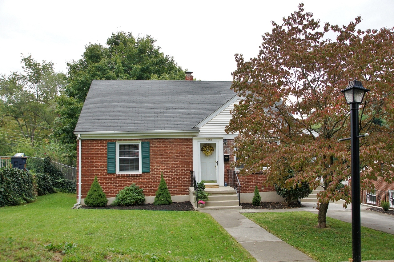 1922 Langdon Road Southwest Roanoke, VA 24015 - Photo 5 of 37 b