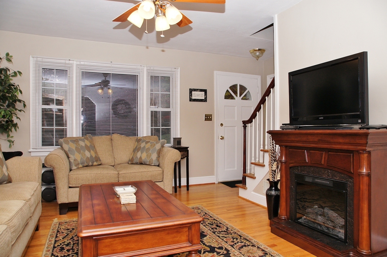 1922 Langdon Road Southwest Roanoke, VA 24015 - Photo 6 of 37 dsc04038