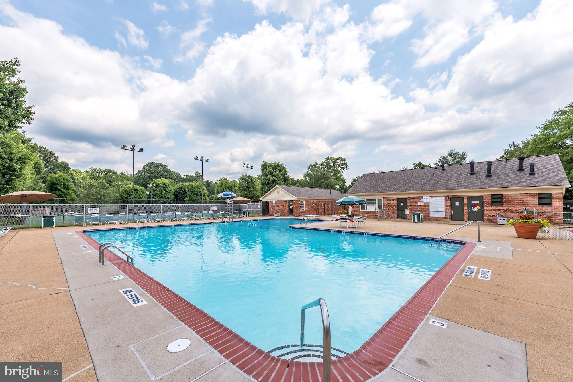 8312 C Kingsgate Road, Unit 528 Springfield, VA 22152 - Photo 5 of 9 Community Pool