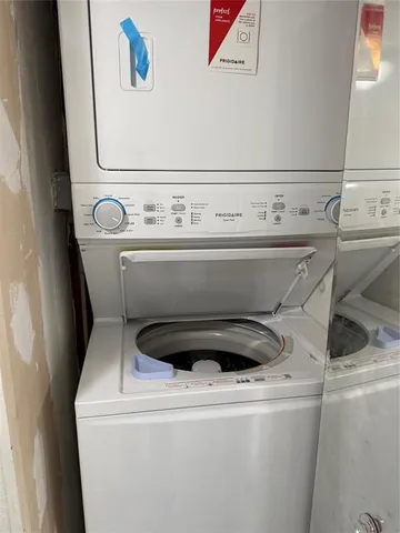 a close up view of washer and dryer