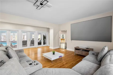 $1,799,999 | 35 River Run, East Greenwich, RI 02818
