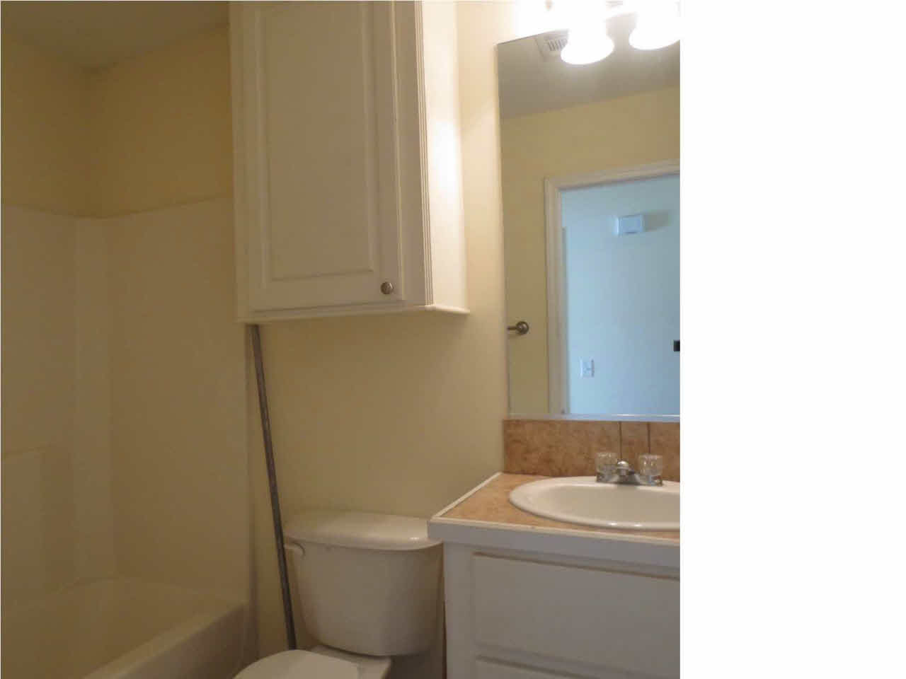 521 King Ranch Road Canton, MS 39046 - Photo 8 of 8 Guest bath