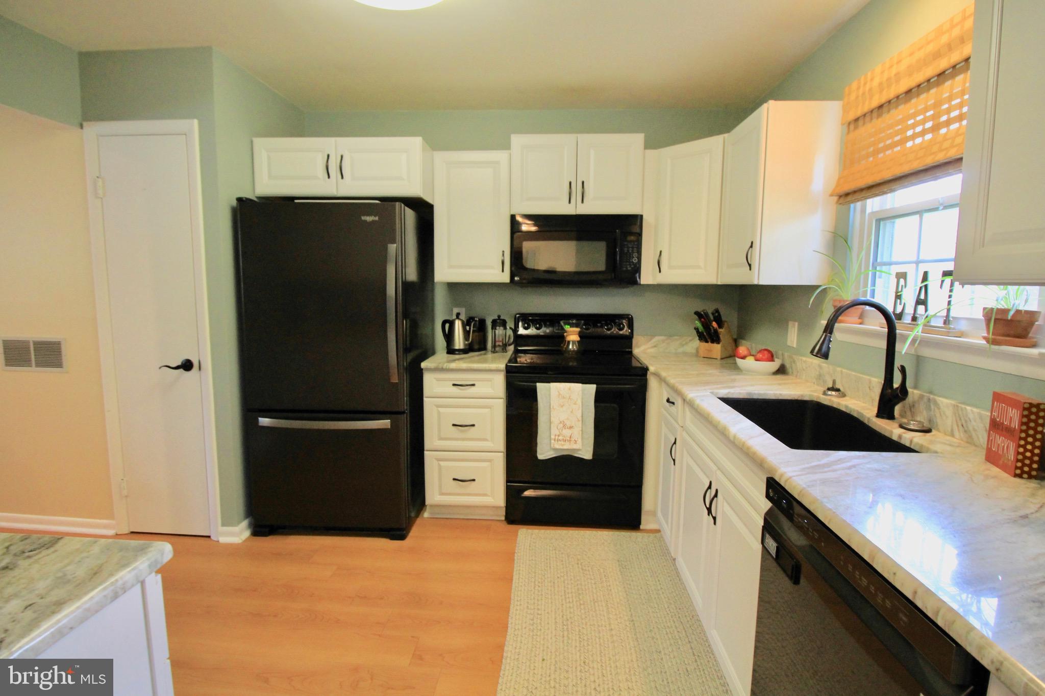 5166 Erie Road Harrisburg, PA 17111 - Photo 11 of 33 Gallery Image 11