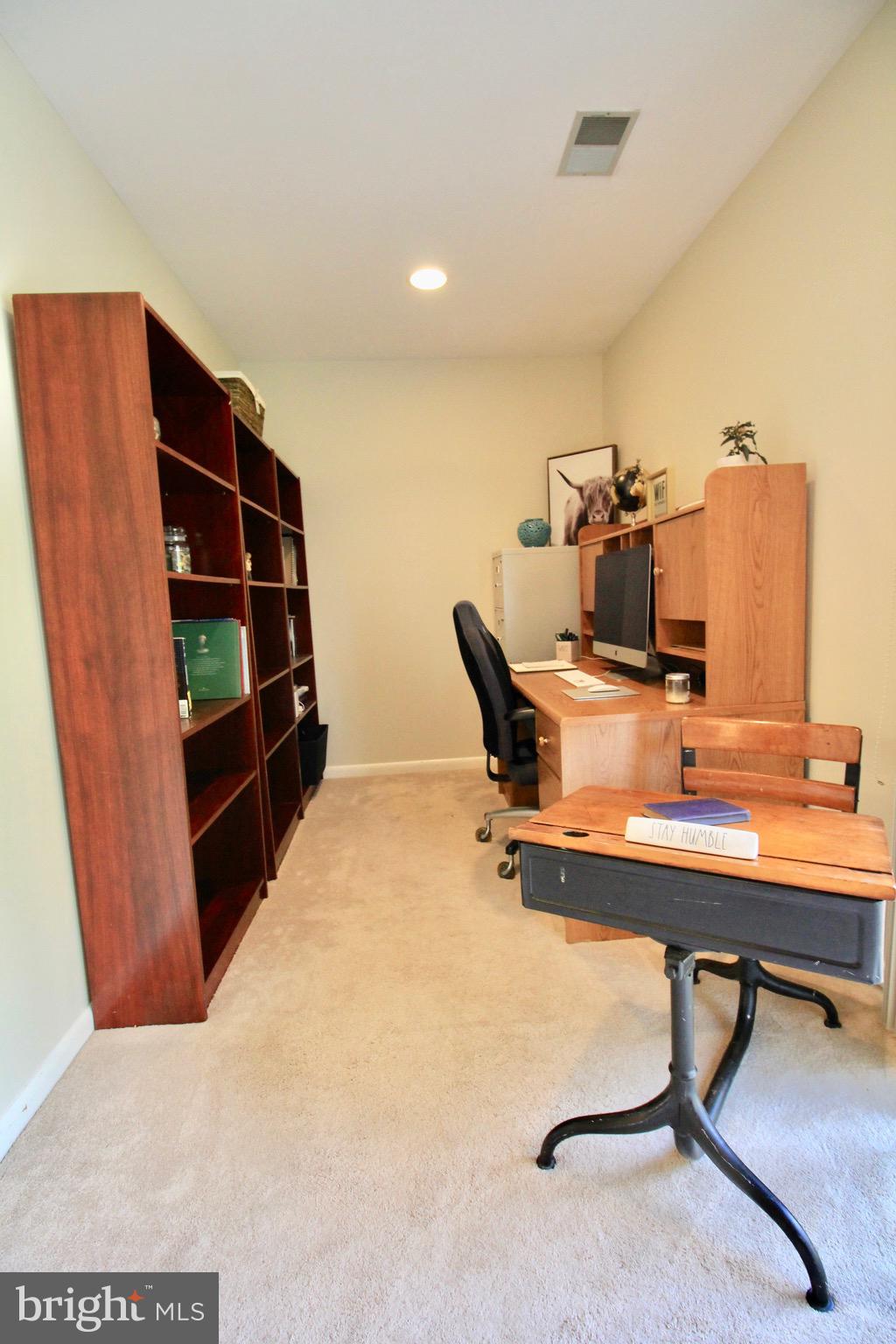 5166 Erie Road Harrisburg, PA 17111 - Photo 26 of 33 Gallery Image 26
