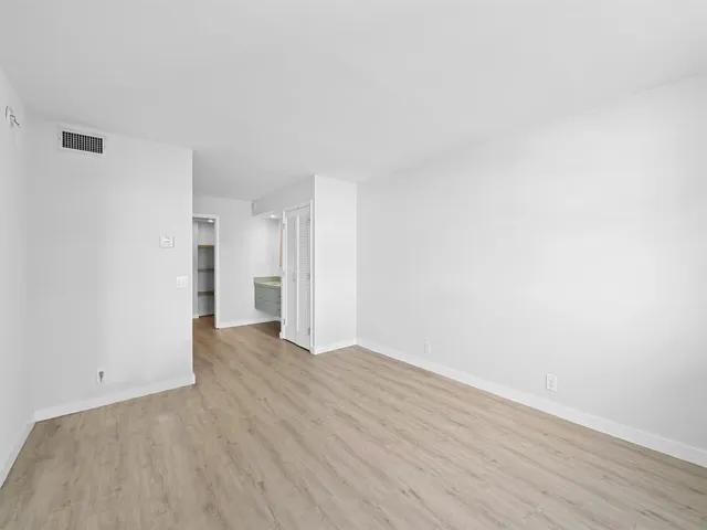 $525,000 | 5 Island Avenue, Unit 12B, Miami Beach, FL 33139