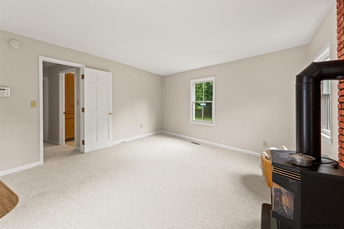 336 Riverview Road Rexford, NY 12148 - Photo 21 of 63 Photo 21