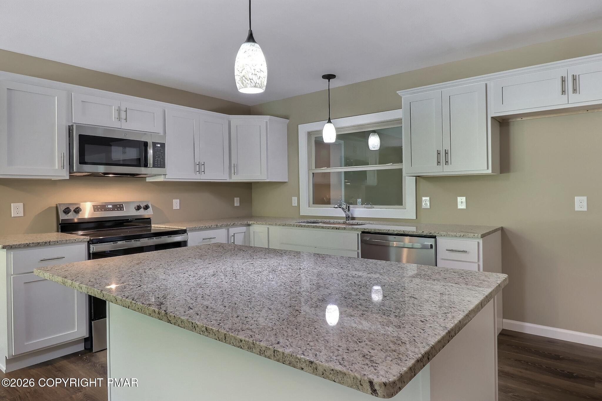 307 Foxglove Road Stroudsburg, PA 18360 - Photo 11 of 41 Kitchen