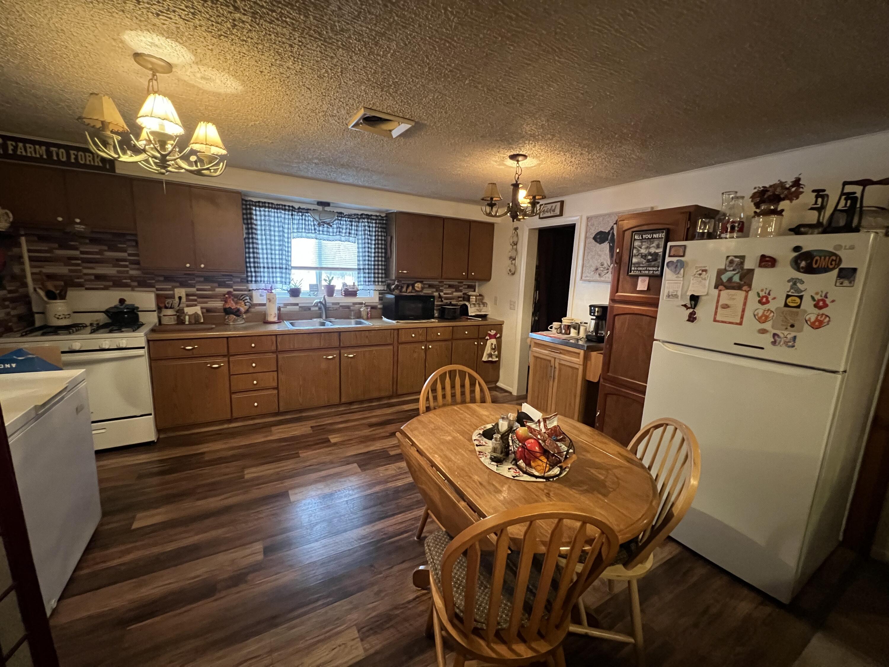 104 Cardinal Drive Coldwater, MI 49036 - Photo 3 of 23 IMG_5748